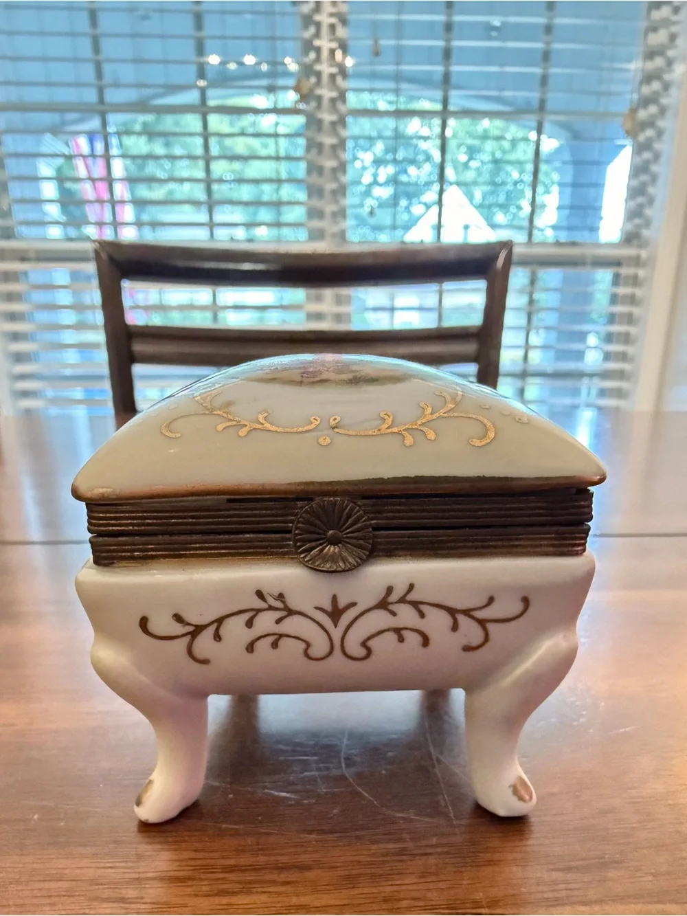 VTG Ardco Japan Porcelain Footed Trinket Box C1424